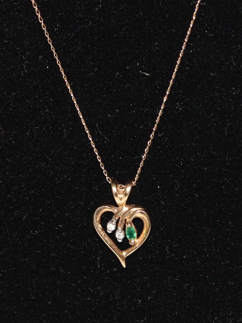 Solid 14K Solid Gold Heart Necklace Emerald & Diamonds 18” Chain